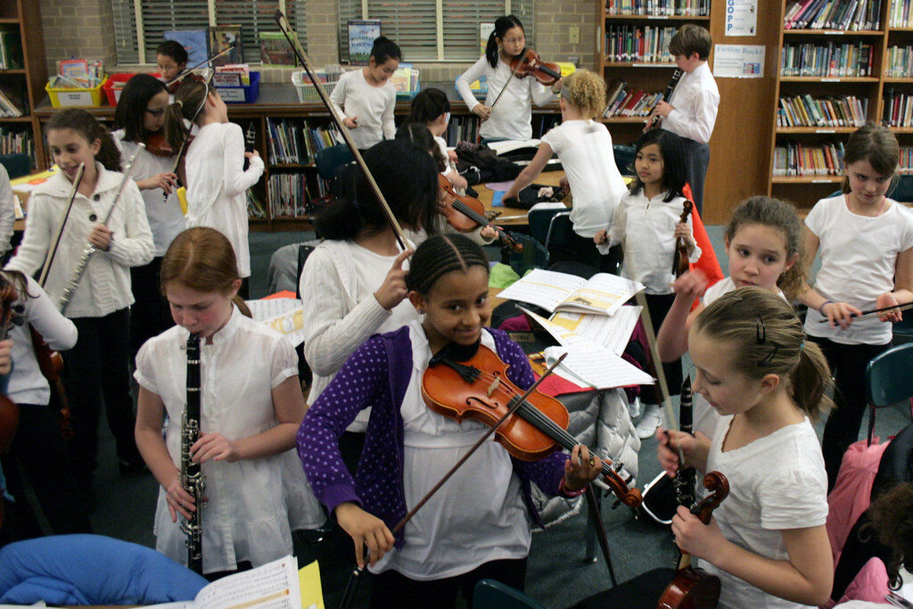 bugel, trompet, cornet, es hoorn, f hoorn, trombone, blaasinstrumenten, koper, hafabra, fanfare, harmonie, muziekles, muziekonderwijs, basisschool, middelbare school, speciaal onderwijs, speciaal voortgezet onderwijs, muziekvereniging, popmuziek, dirigeren, muzikaal leider, repertoire